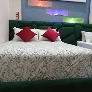 Ryan 1 Apartment